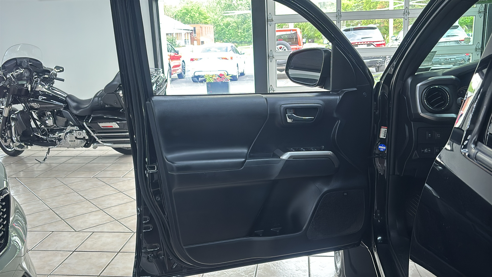 Car Connection Superstore - Used vehicle - TRUCK TOYOTA TACOMA 4WD 2020