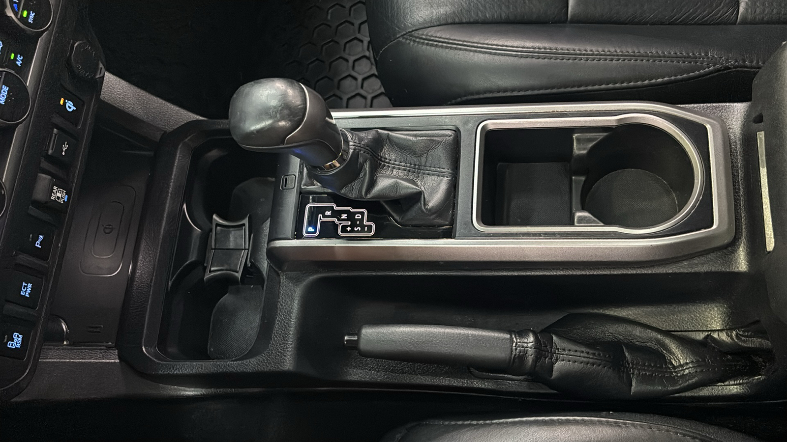 Car Connection Superstore - Used vehicle - TRUCK TOYOTA TACOMA 4WD 2020