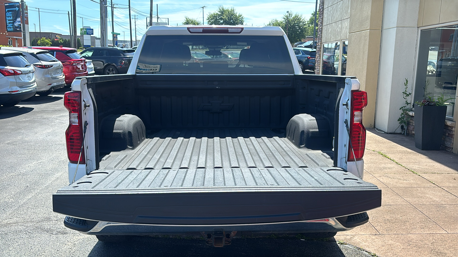 Car Connection Superstore - Used vehicle - TRUCK CHEVROLET 1500 CREW 2022