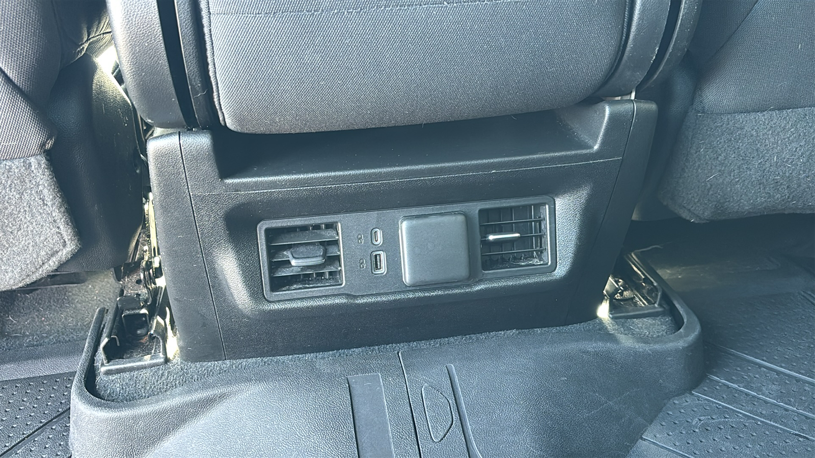 Car Connection Superstore - Used vehicle - TRUCK CHEVROLET 1500 CREW 2022