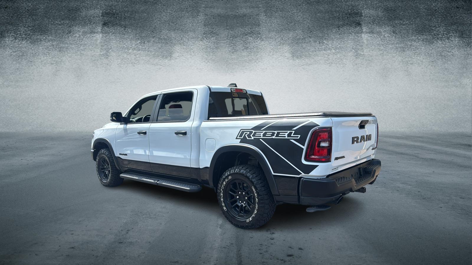 Car Connection Superstore - Used vehicle - TRUCK RAM 1500 CREW 2025