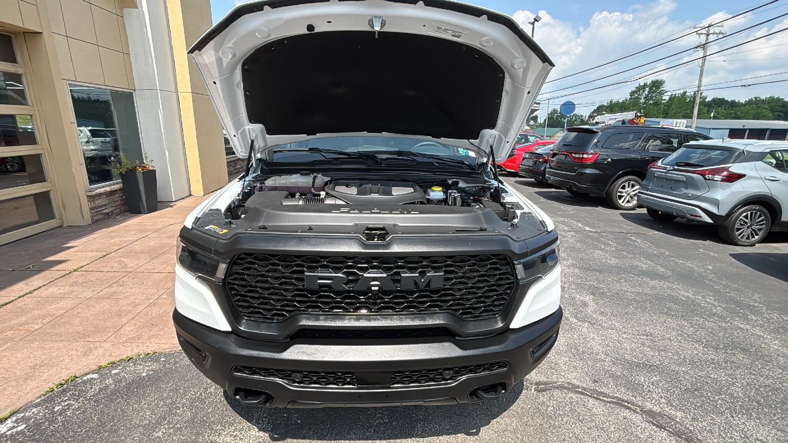 Car Connection Superstore - Used vehicle - TRUCK RAM 1500 CREW 2025