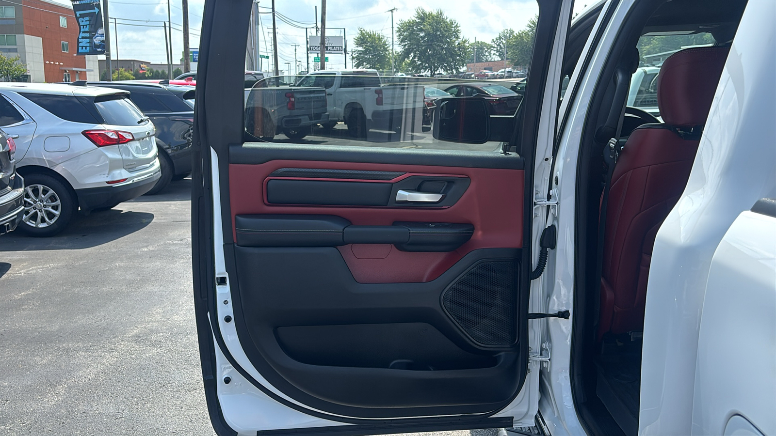 Car Connection Superstore - Used vehicle - TRUCK RAM 1500 CREW 2025