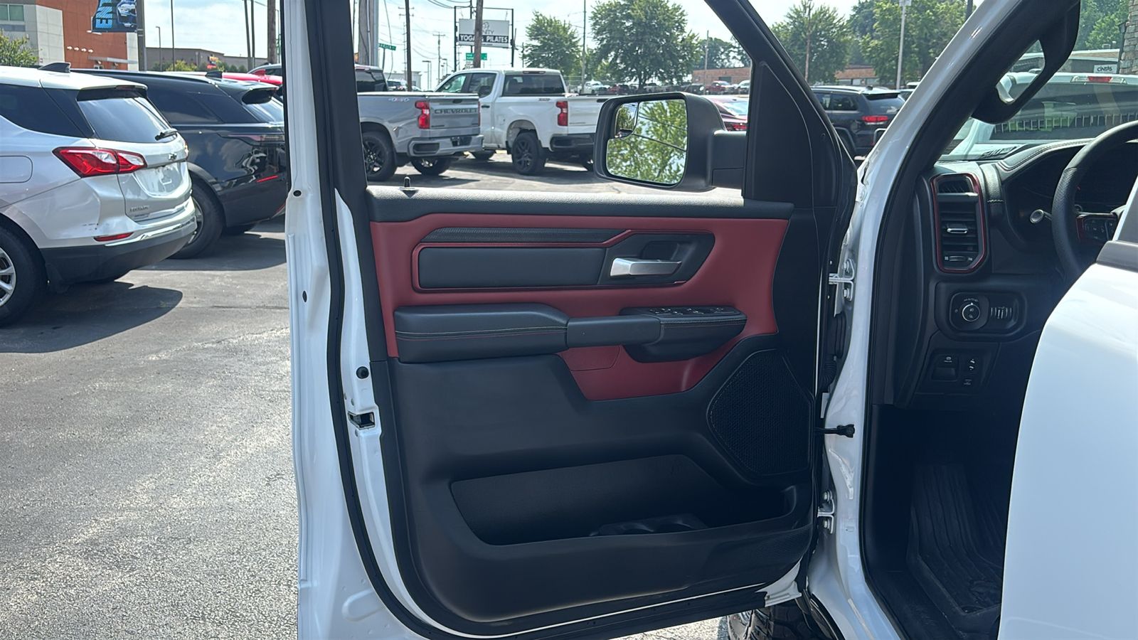 Car Connection Superstore - Used vehicle - TRUCK RAM 1500 CREW 2025
