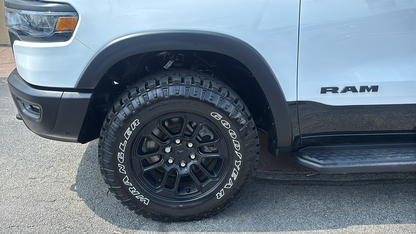 Car Connection Superstore - Used vehicle - TRUCK RAM 1500 CREW 2025