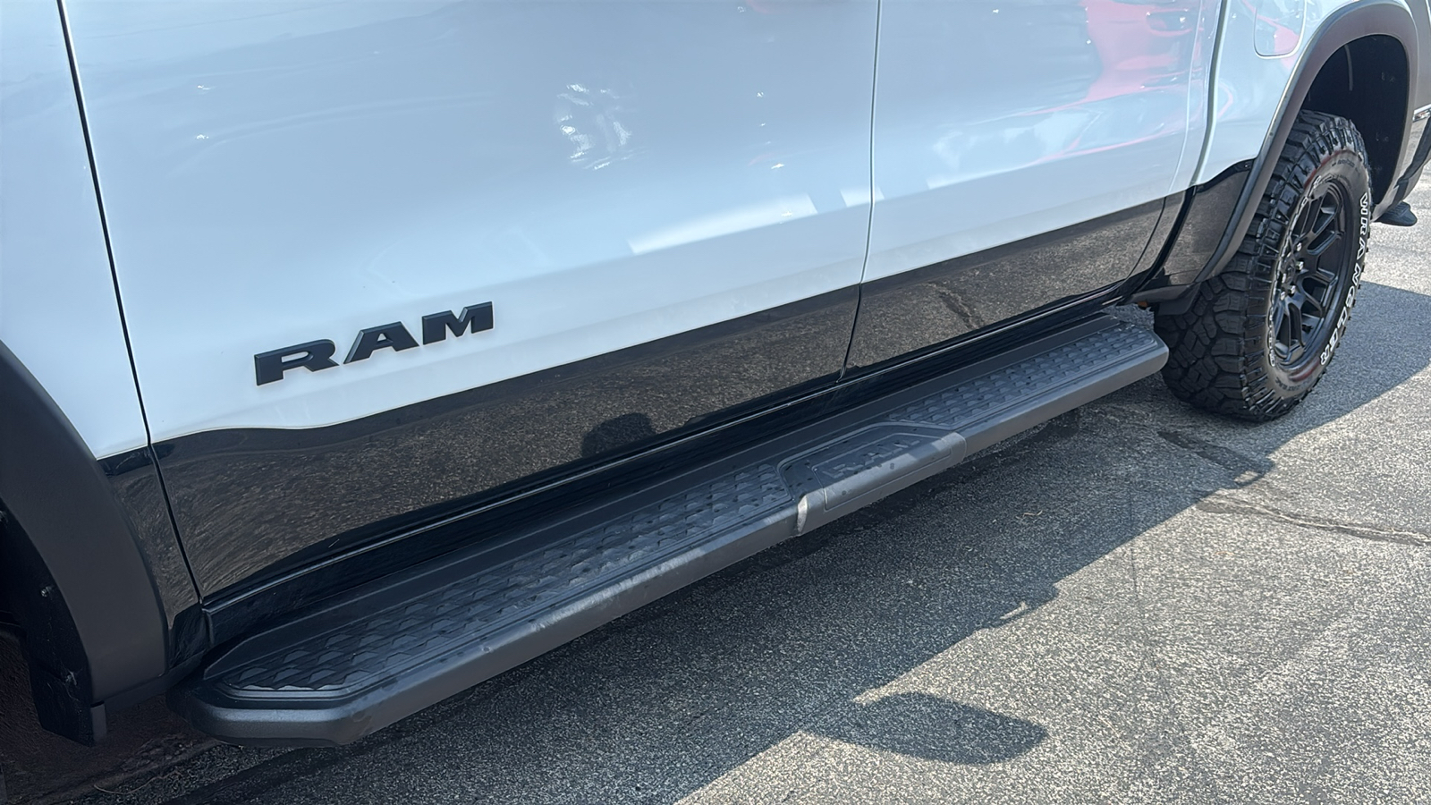 Car Connection Superstore - Used vehicle - TRUCK RAM 1500 CREW 2025