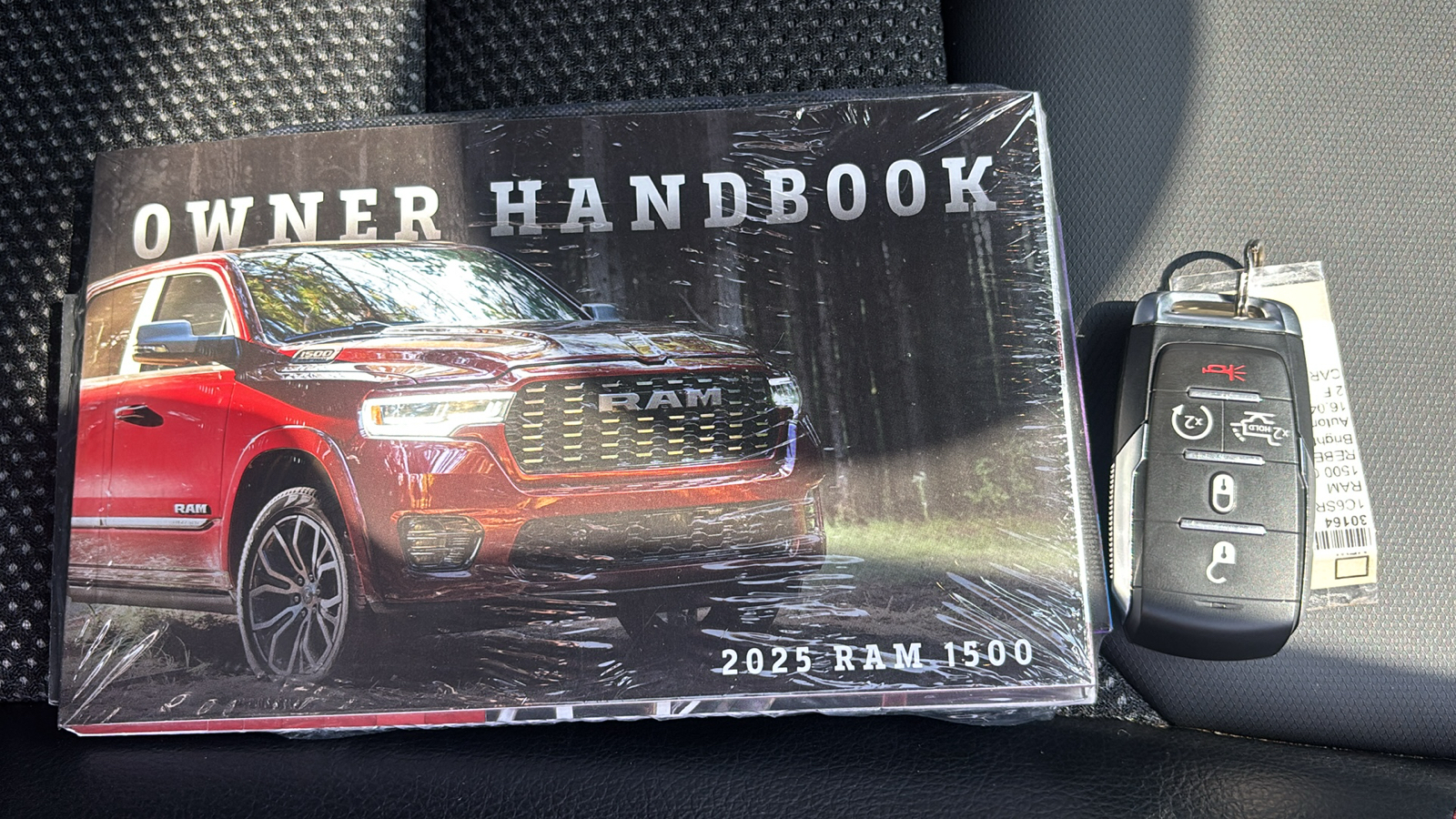Car Connection Superstore - Used vehicle - TRUCK RAM 1500 CREW 2025