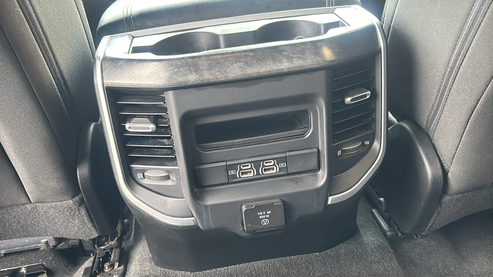 Car Connection Superstore - Used vehicle - TRUCK RAM 1500 CREW 2022