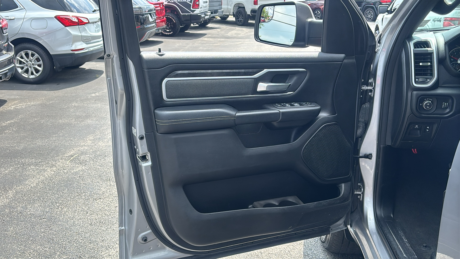 Car Connection Superstore - Used vehicle - TRUCK RAM 1500 CREW 2022
