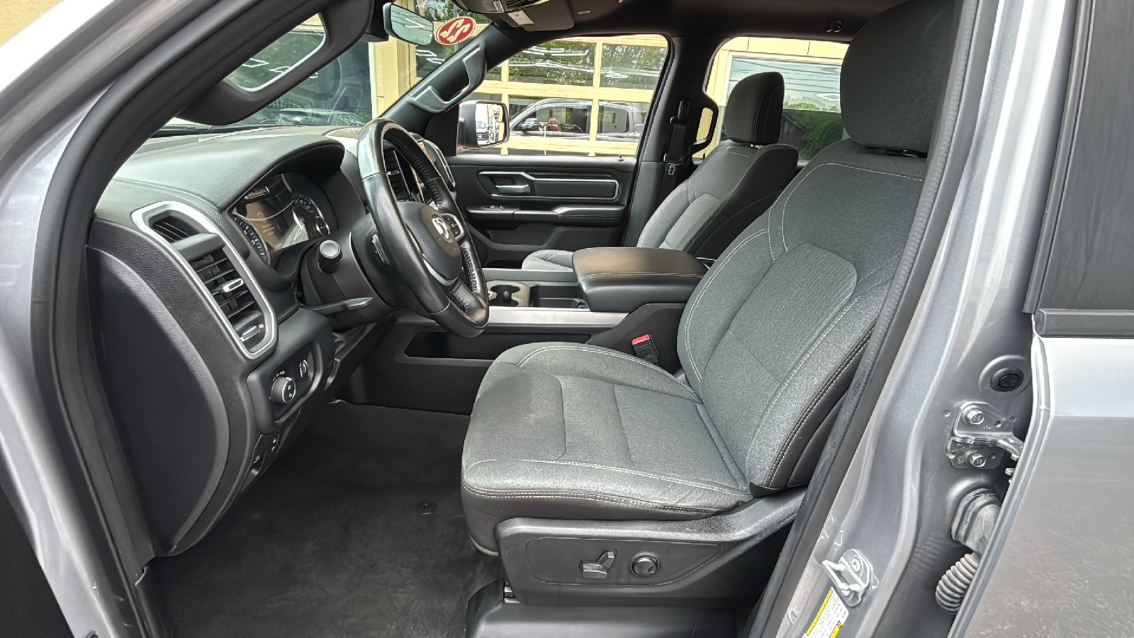 Car Connection Superstore - Used vehicle - TRUCK RAM 1500 CREW 2022