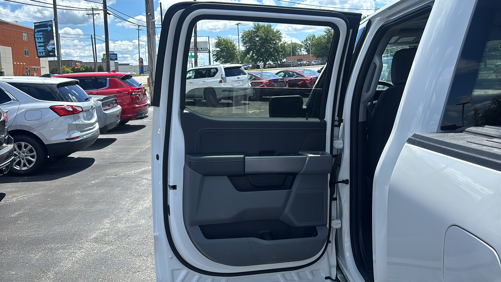 Car Connection Superstore - Used vehicle - TRUCK FORD F-150 CREW 2025