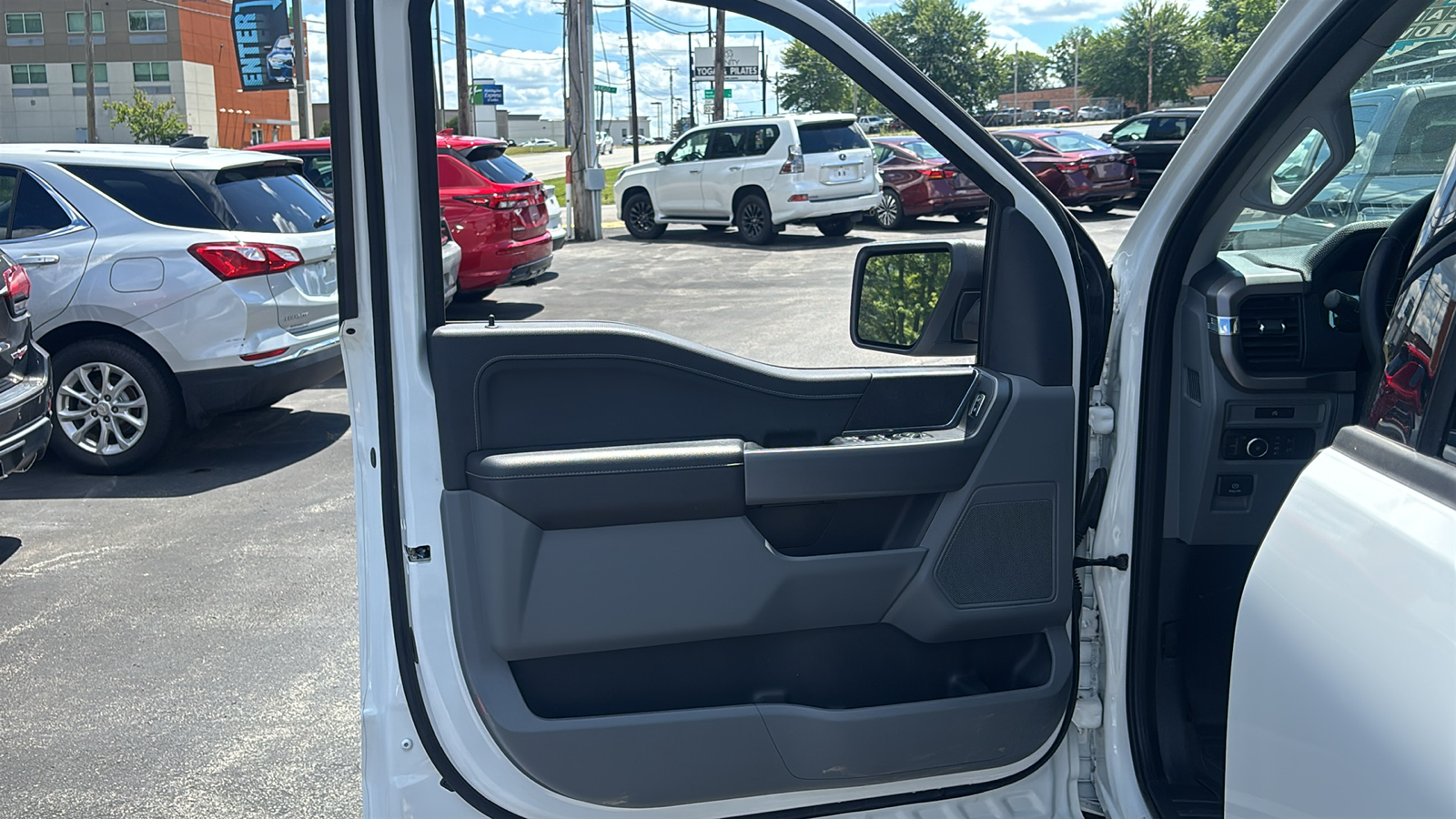 Car Connection Superstore - Used vehicle - TRUCK FORD F-150 CREW 2025