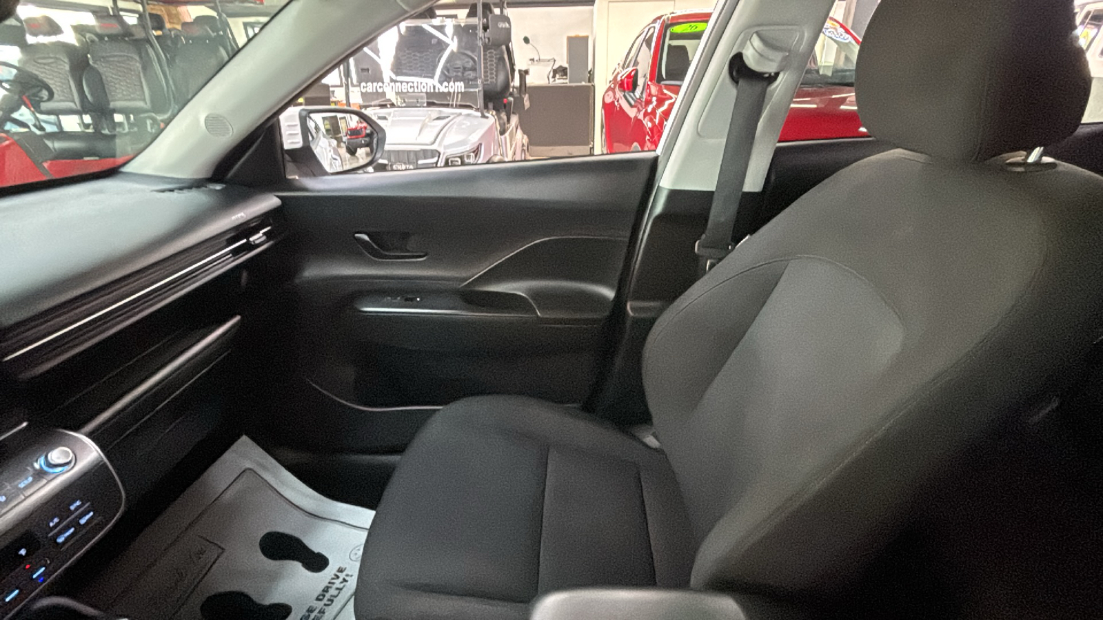 Car Connection Superstore - Used vehicle - SUV HYUNDAI KONA 2024
