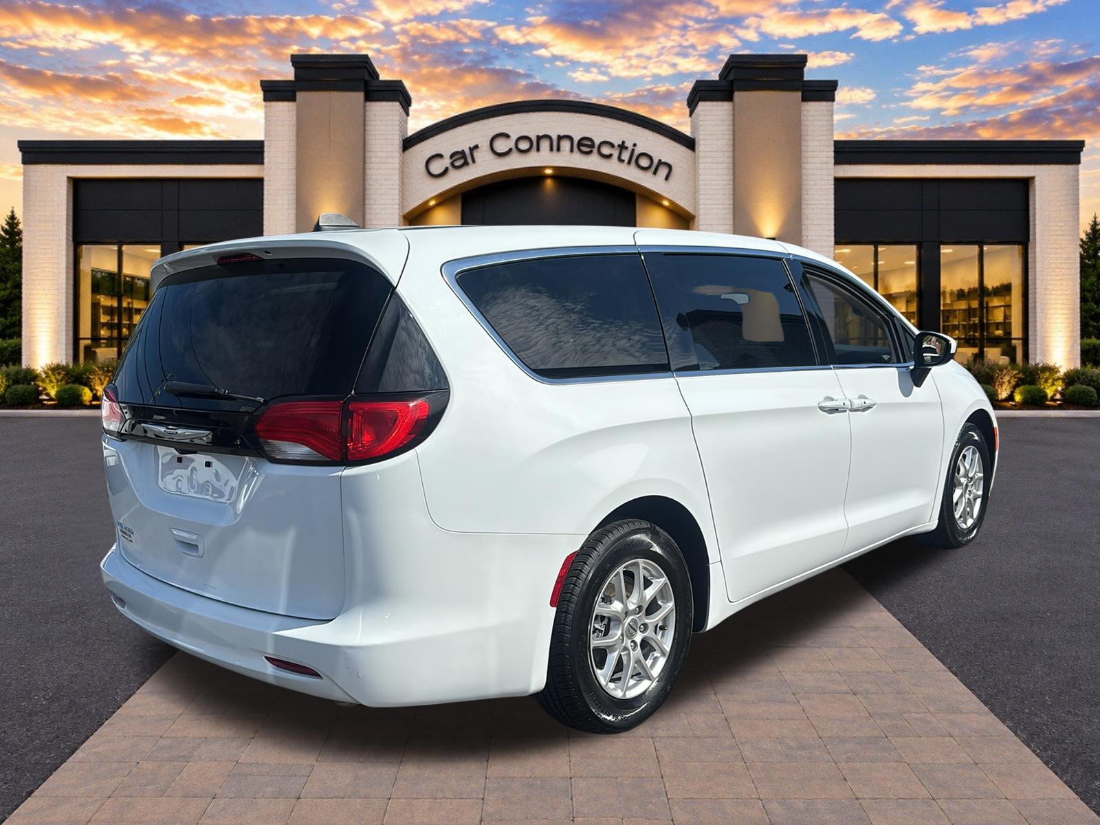 Car Connection Superstore - Used vehicle - MINIVAN CHRYSLER VOYAGER 2023