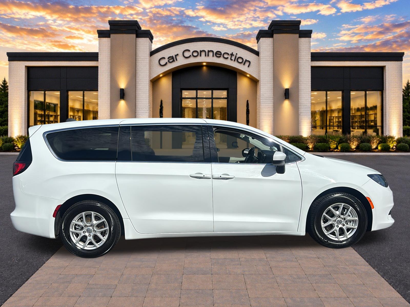 Car Connection Superstore - Used vehicle - MINIVAN CHRYSLER VOYAGER 2023