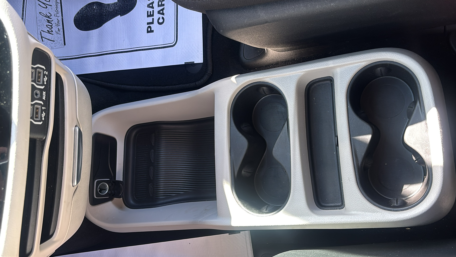 Car Connection Superstore - Used vehicle - MINIVAN CHRYSLER VOYAGER 2023