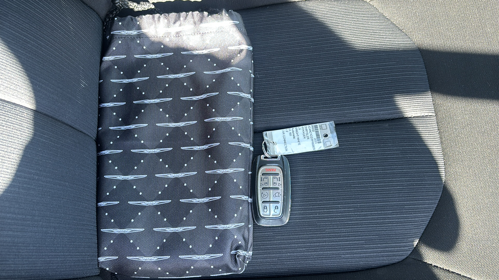 Car Connection Superstore - Used vehicle - MINIVAN CHRYSLER VOYAGER 2023