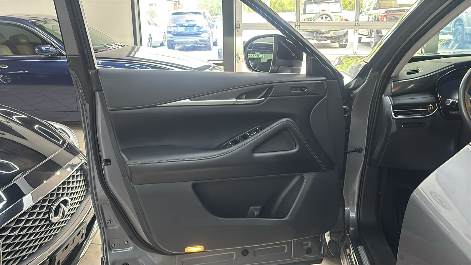 Car Connection Superstore - Used vehicle - SUV INFINITI QX60 2024