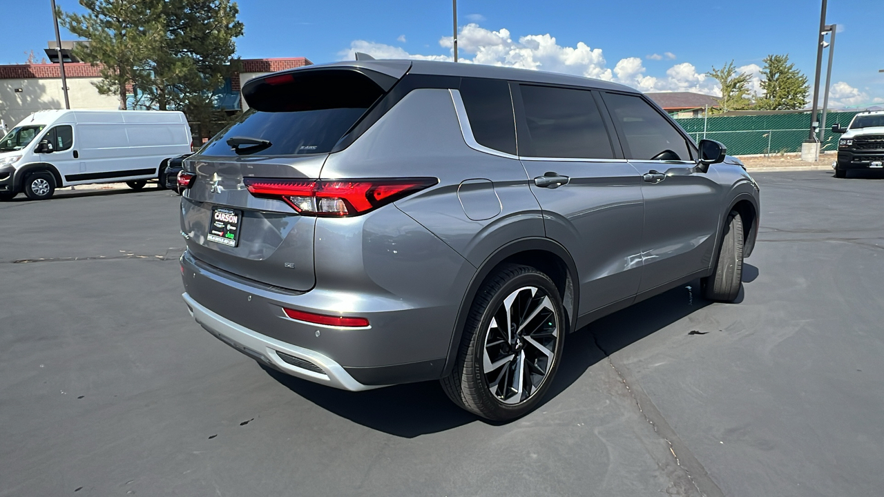 2022 Mitsubishi Outlander  3