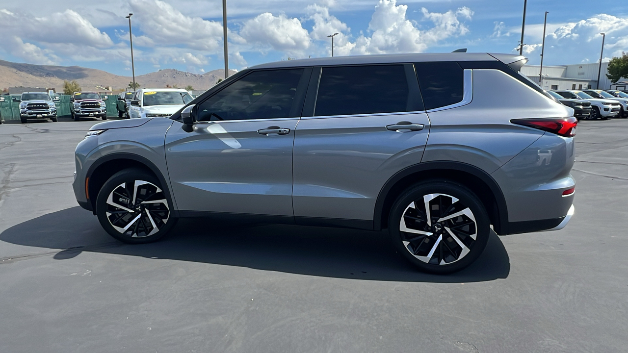 2022 Mitsubishi Outlander  6