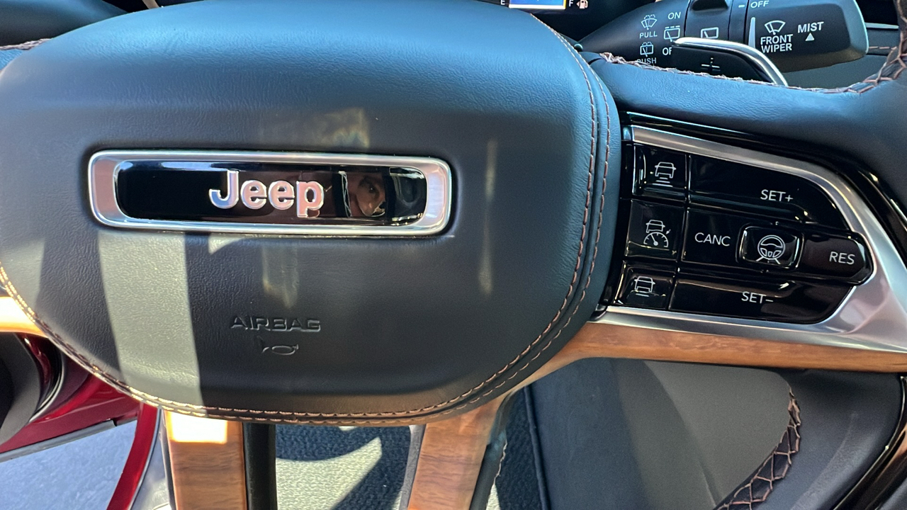 2023 Jeep Grand Cherokee Summit 36