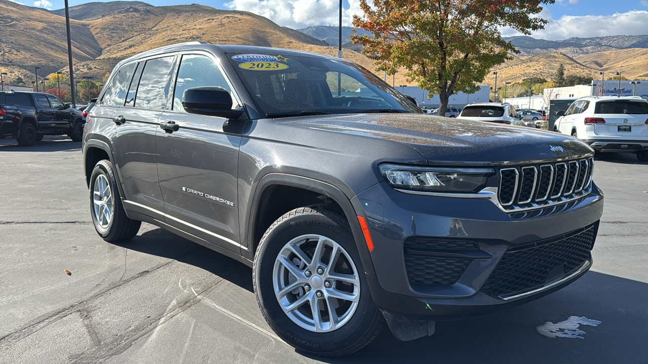 2023 Jeep Grand Cherokee Laredo 1