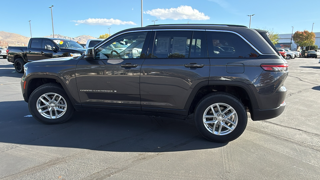 2023 Jeep Grand Cherokee Laredo 6