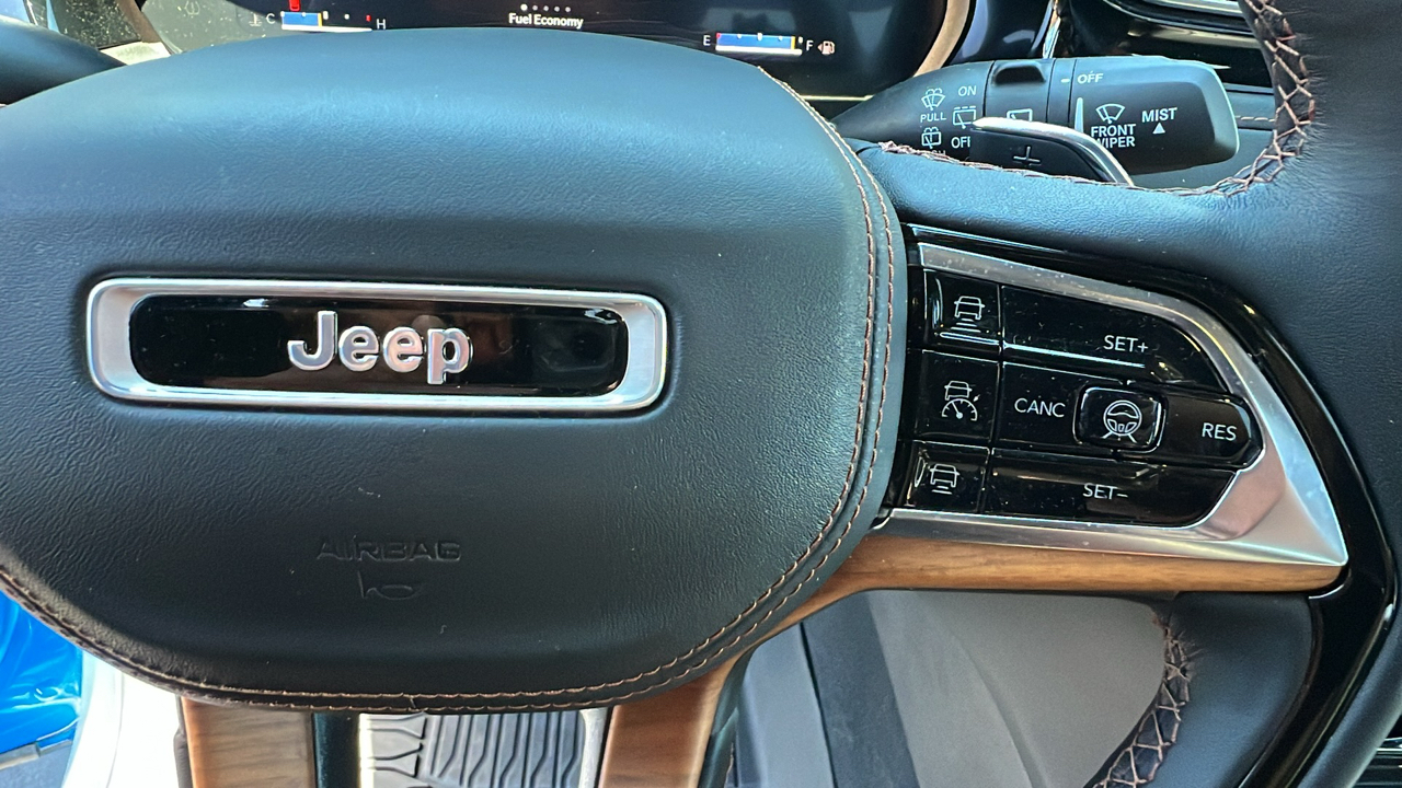 2023 Jeep Grand Cherokee Summit 37