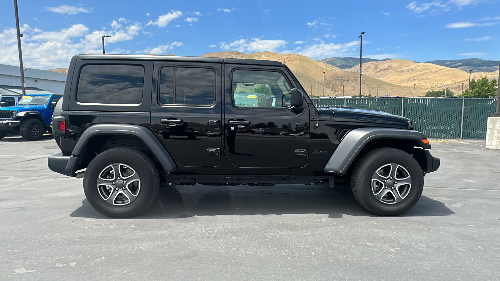 2023 Jeep Wrangler 4-DOOR SPORT 4X4 2