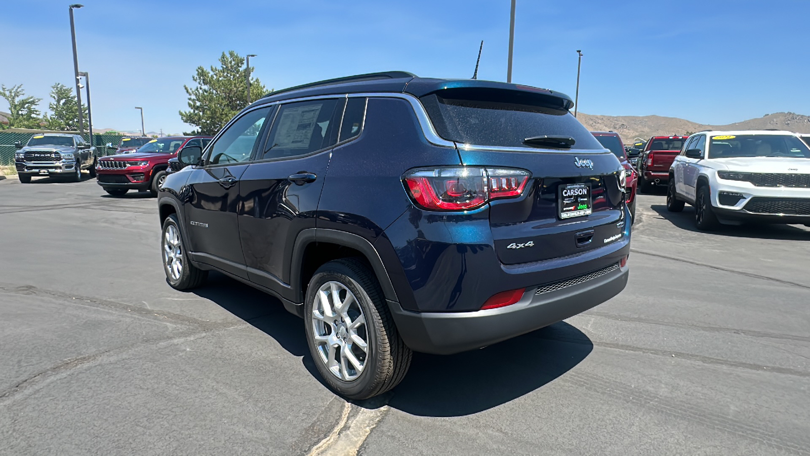 2024 Jeep Compass LATITUDE LUX 4X4 5