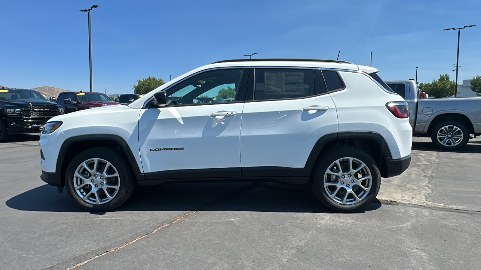 2024 Jeep Compass LATITUDE LUX 4X4 6