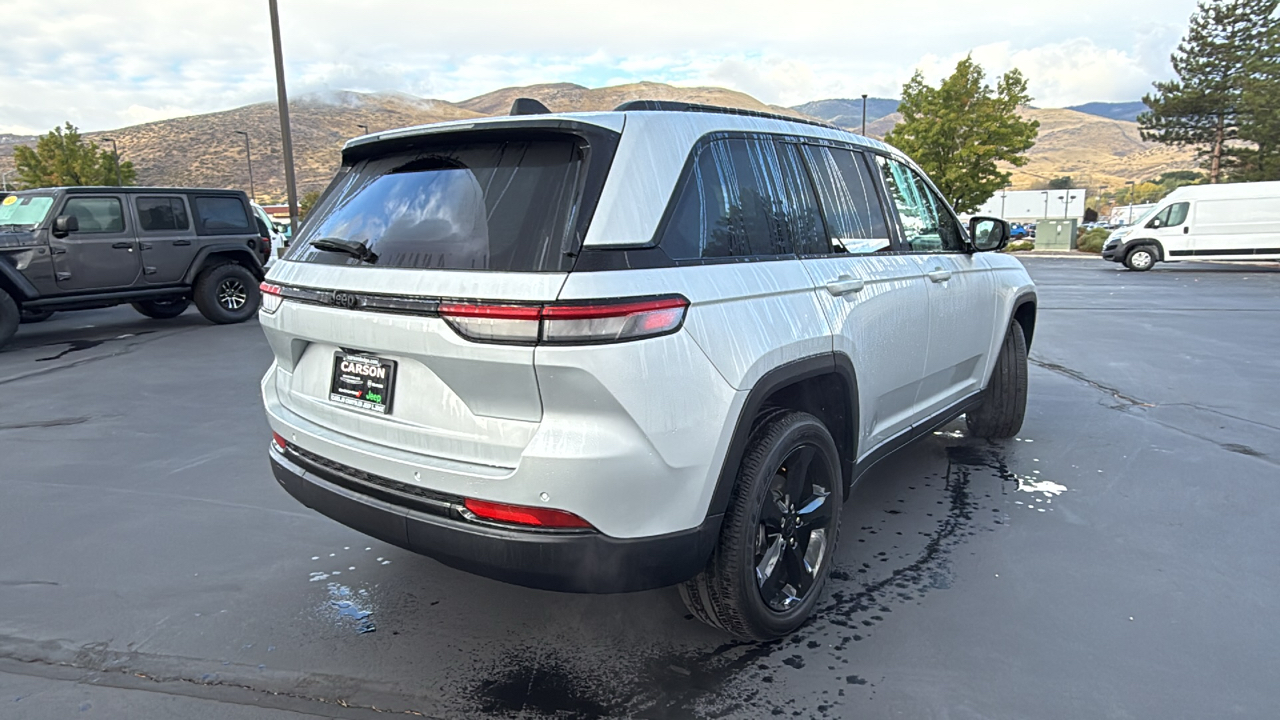 2024 Jeep Grand Cherokee Laredo 3