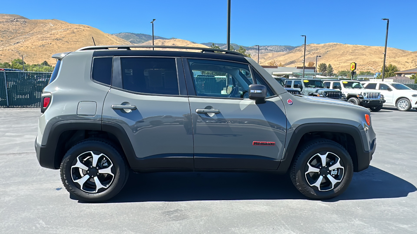 2021 Jeep Renegade Trailhawk 2