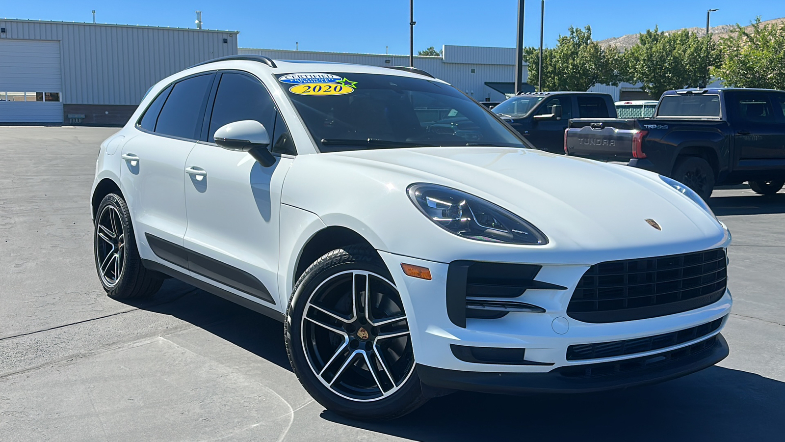 2020 Porsche Macan  1