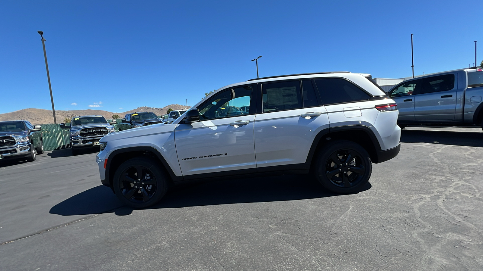 2024 Jeep Grand Cherokee ALTITUDE X 4X4 6