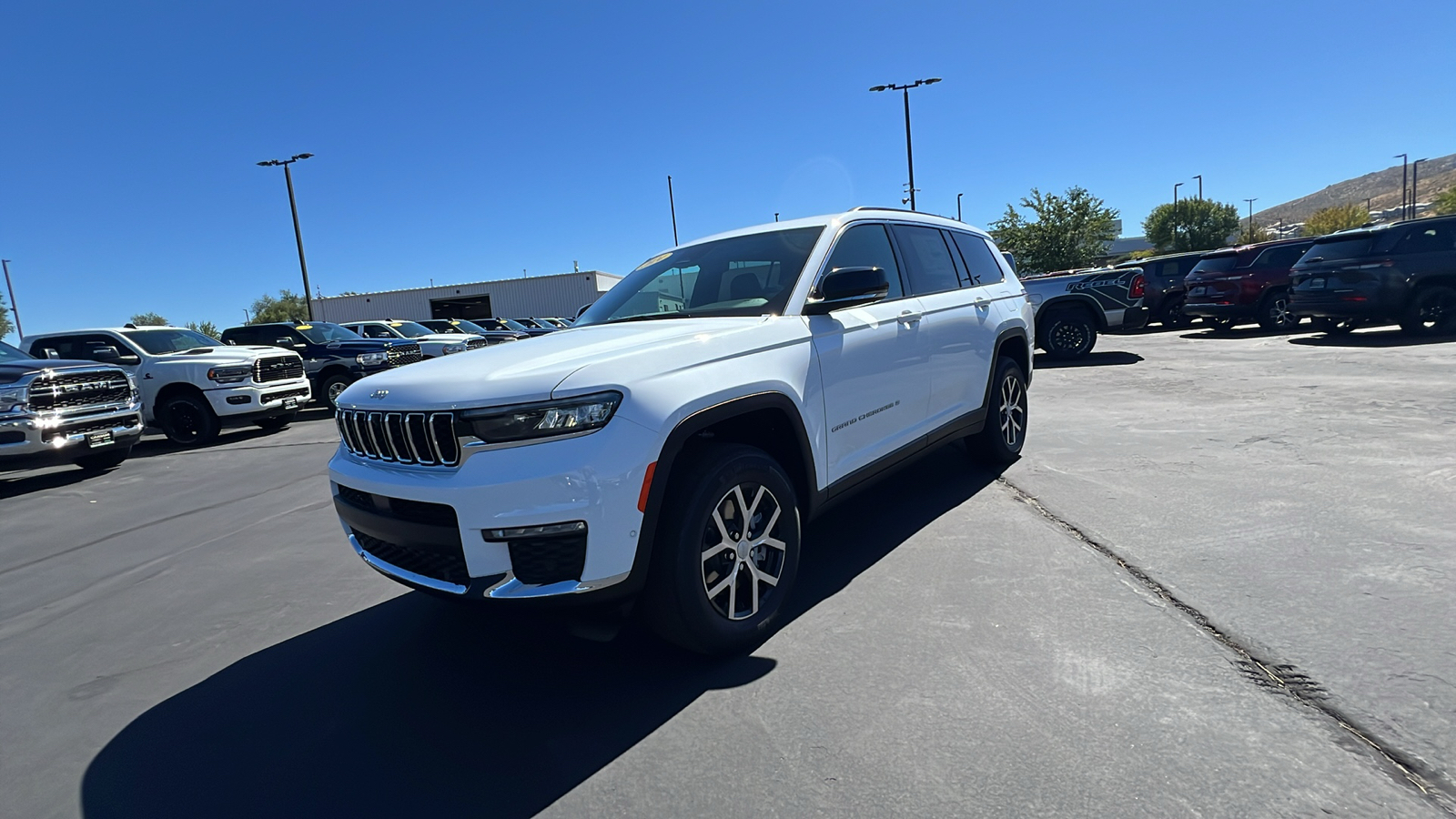 2024 Jeep Grand Cherokee L LIMITED 4X4 7