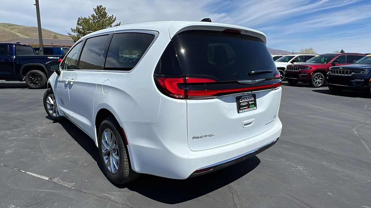 2024 Chrysler Pacifica TOURING L AWD 5