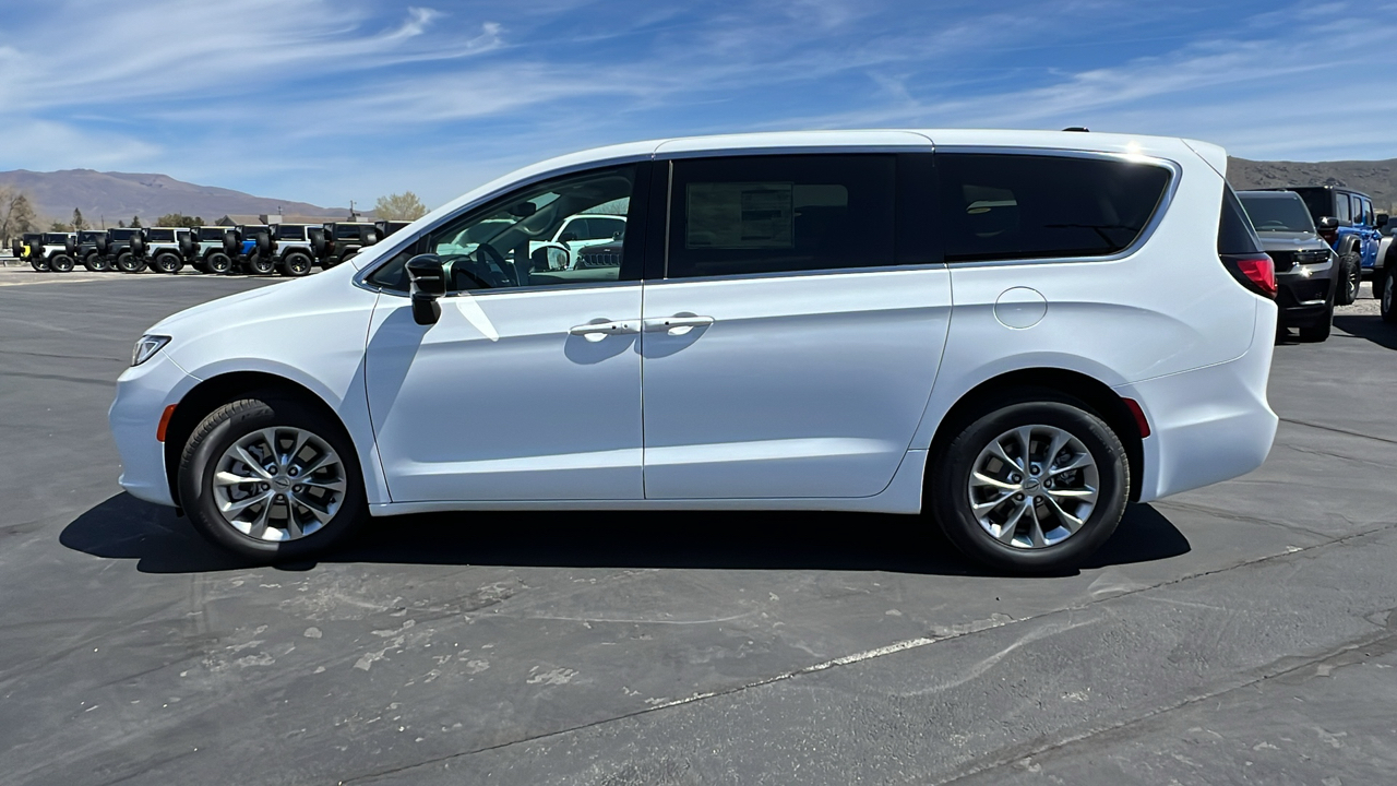 2024 Chrysler Pacifica TOURING L AWD 6