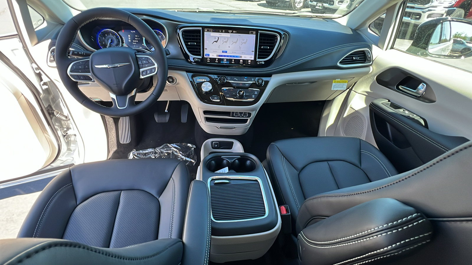 2024 Chrysler Pacifica TOURING L AWD 15