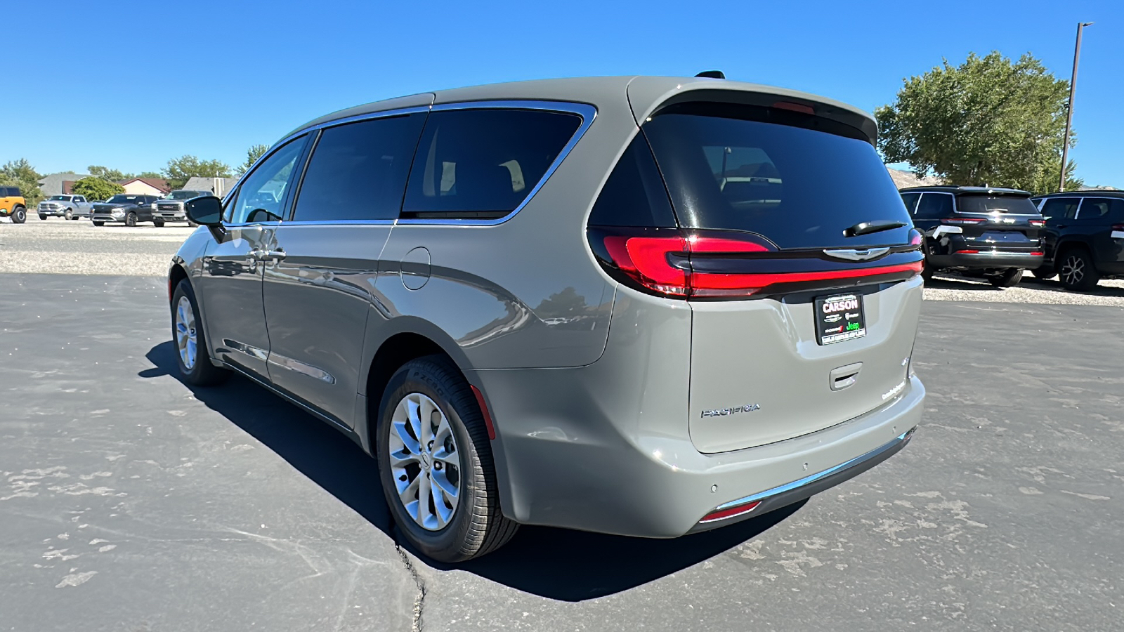 2024 Chrysler Pacifica TOURING L AWD 5