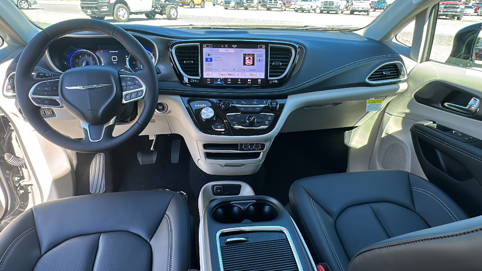 2024 Chrysler Pacifica TOURING L AWD 21