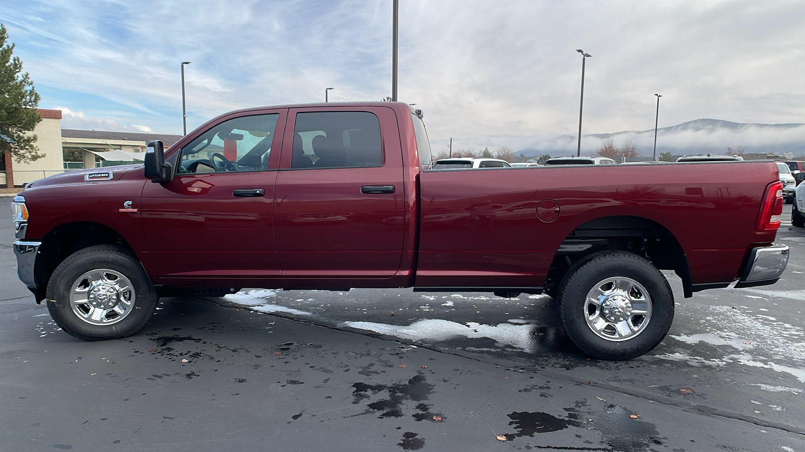 2024 Ram 2500 TRADESMAN CREW CAB 4X4 8 BOX 6