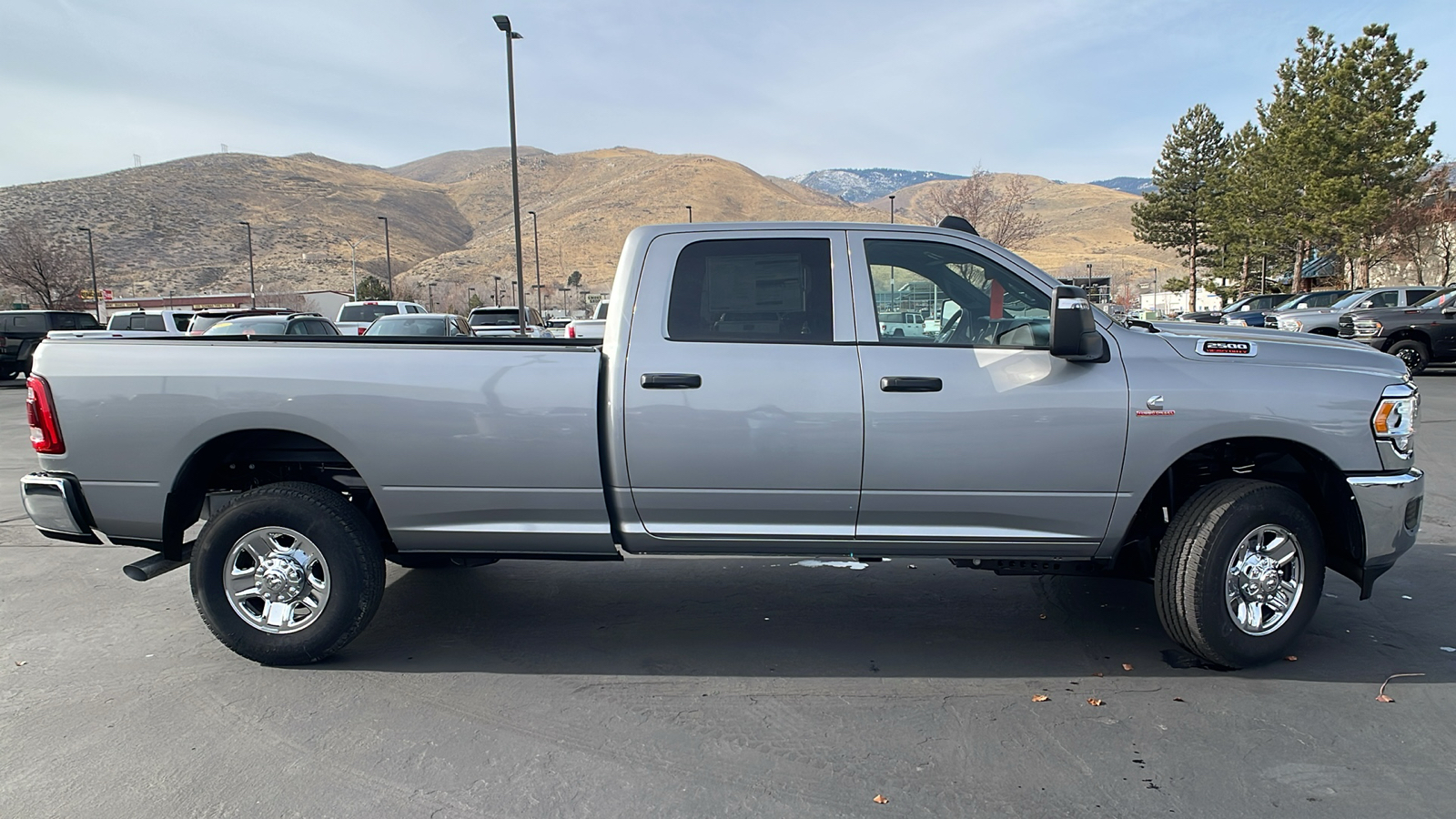 2024 Ram 2500 TRADESMAN CREW CAB 4X4 8 BOX 2