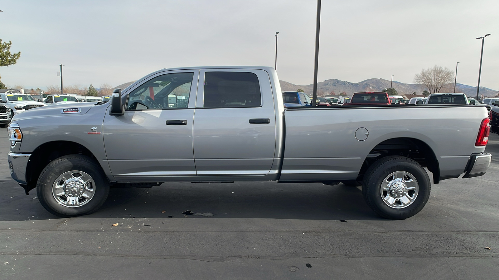 2024 Ram 2500 TRADESMAN CREW CAB 4X4 8 BOX 6