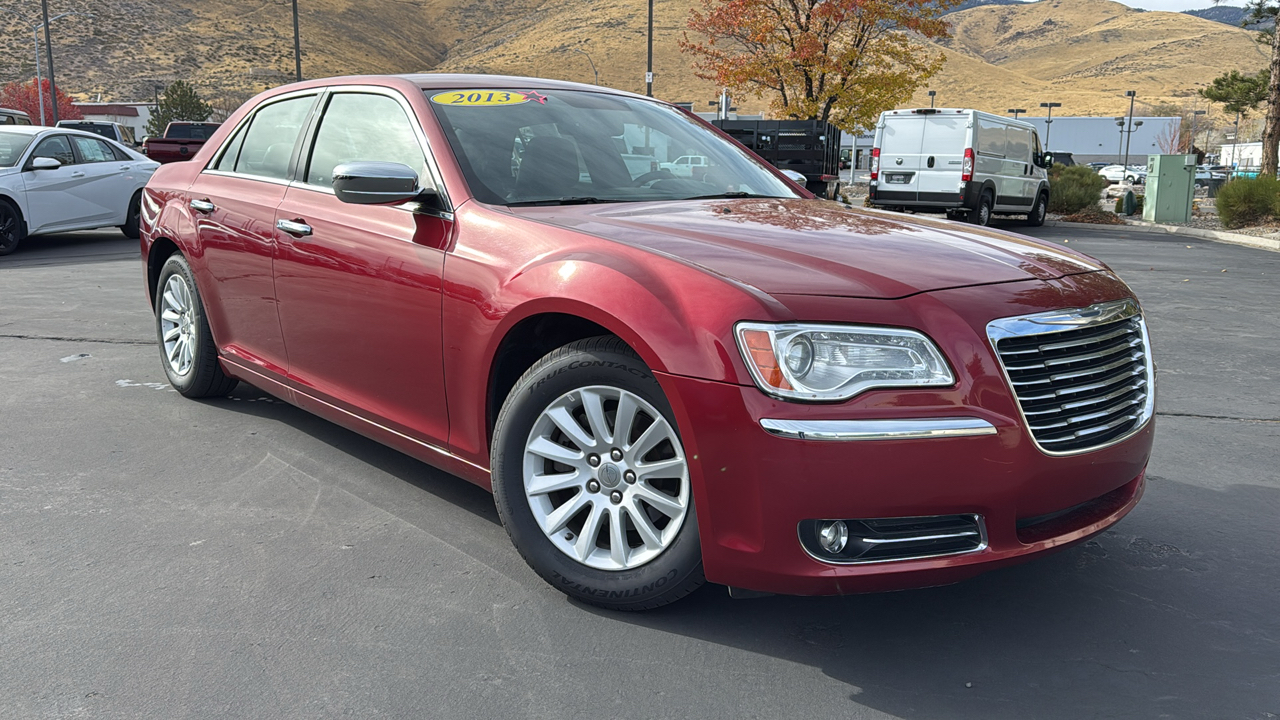 2013 Chrysler 300 Base 1