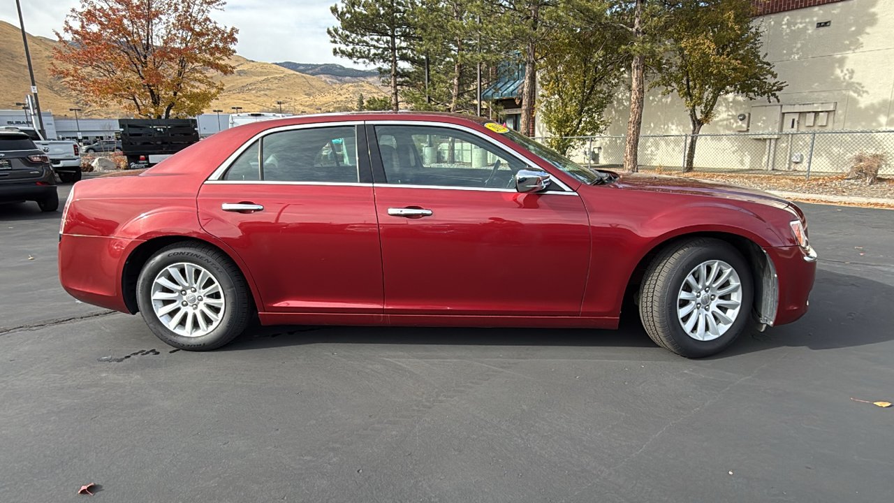 2013 Chrysler 300 Base 2