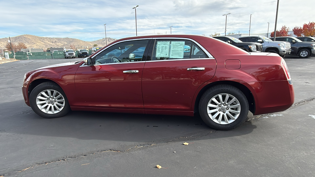 2013 Chrysler 300 Base 6