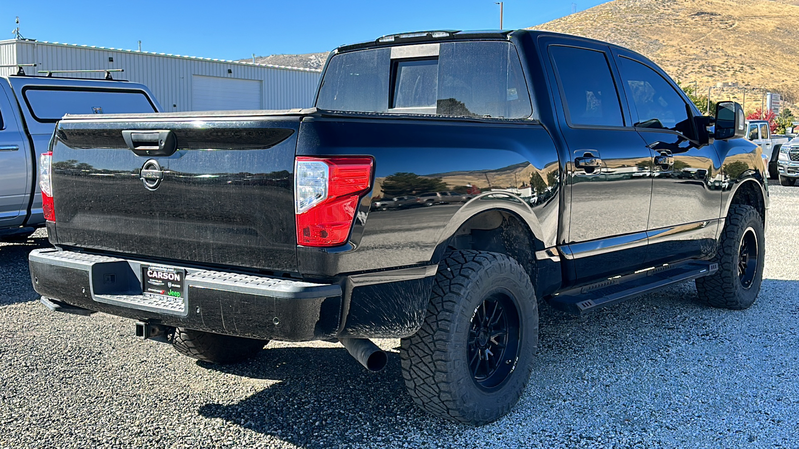 2021 Nissan Titan SV 5