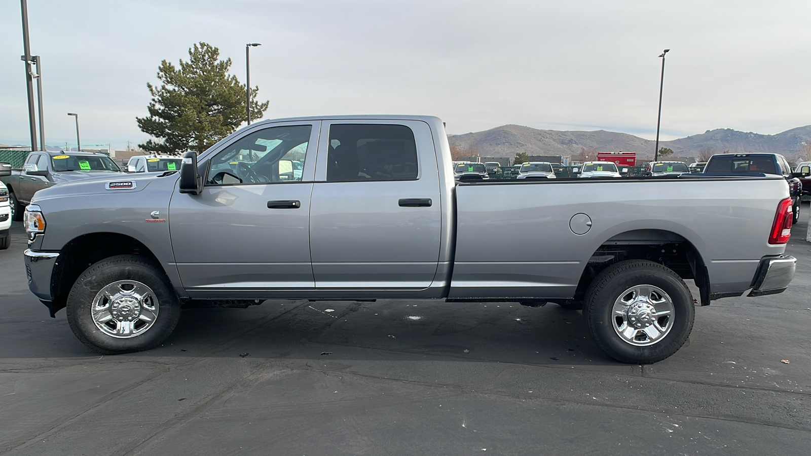 2024 Ram 2500 TRADESMAN CREW CAB 4X4 8 BOX 6