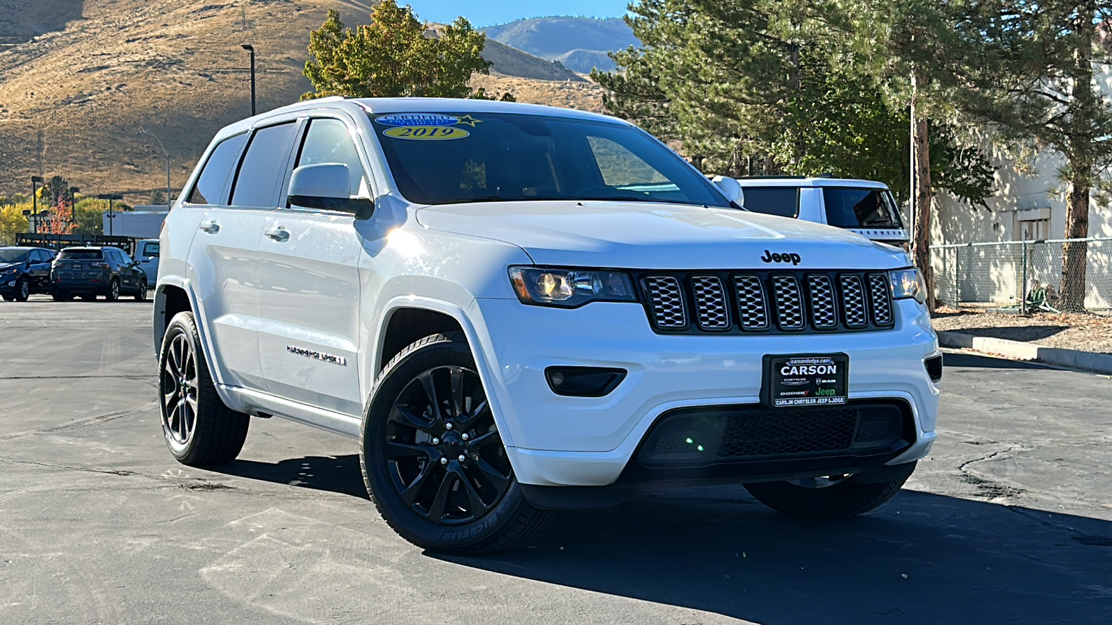 2019 Jeep Grand Cherokee Altitude 1